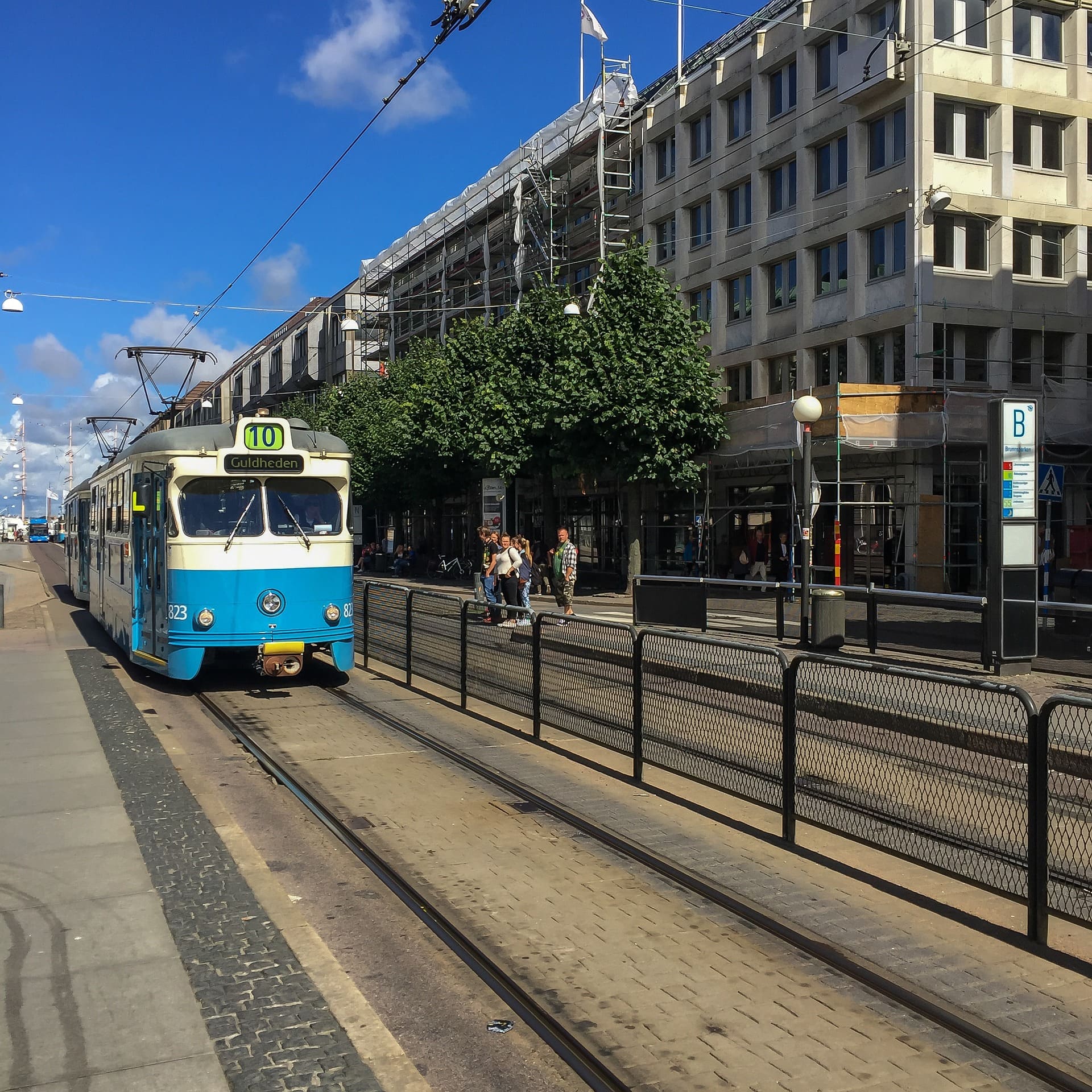 Spårvagn på gata i Göteborg